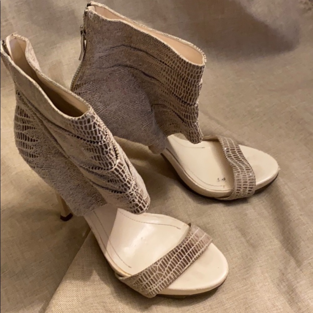 Snakeskin stilettos shoes peep toe